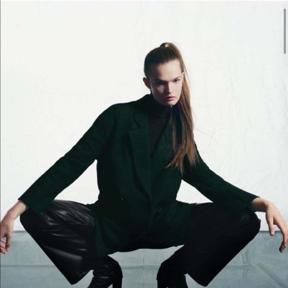 🔥Brand New gorgeous Zara green coat perfect!!🔥